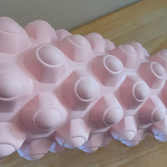 Better Angel Neck, Knee and Foot Extra Firm Foam Massage Roller - Picture 3 of 6